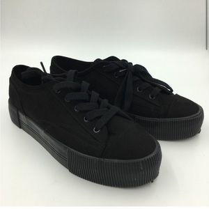 Barely worn size 6 platform shoes